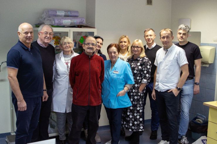 Biała Sobota - grupa lekarzy, pielęgniarka i dyrektor